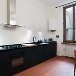 Ponte Vecchio Flat With Elevator