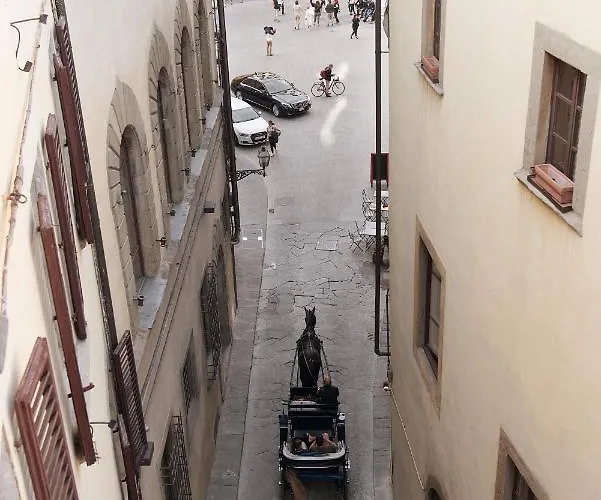 Ponte Vecchio Flat With Elevator Apartament *