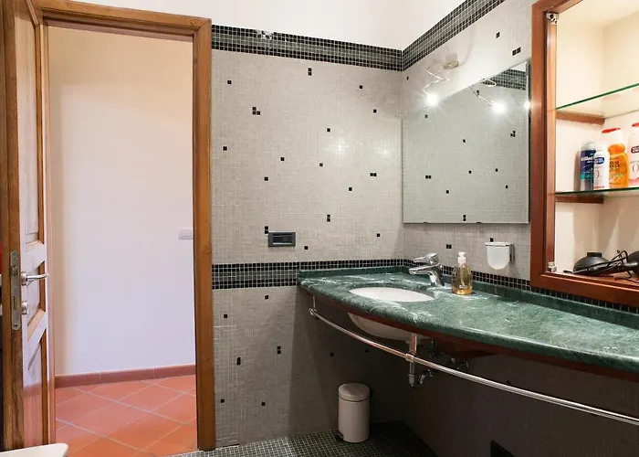 Ponte Vecchio Flat With Elevator *