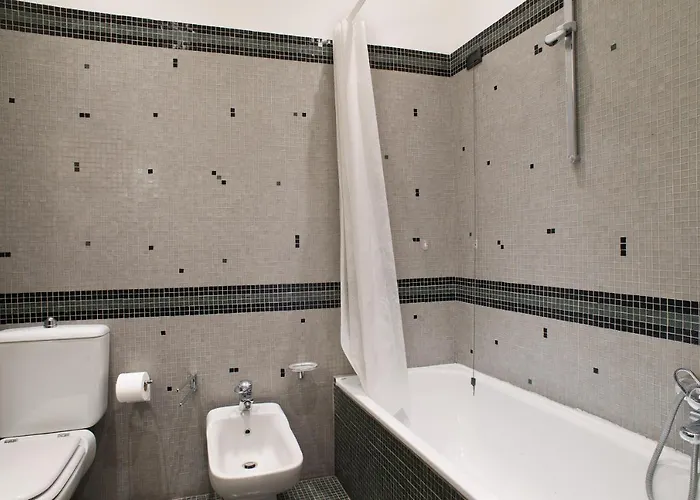 Ponte Vecchio Flat With Elevator Florencja