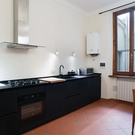 Ponte Vecchio Flat With Elevator