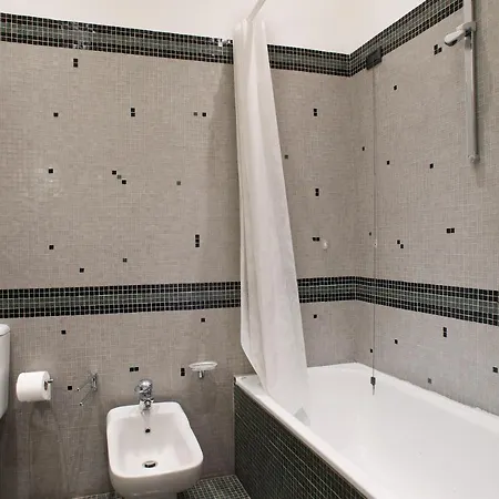 Ponte Vecchio Flat With Elevator فلورنس