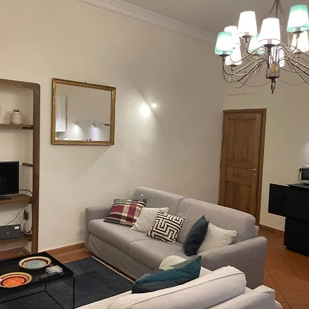 Ponte Vecchio Flat With Elevator *